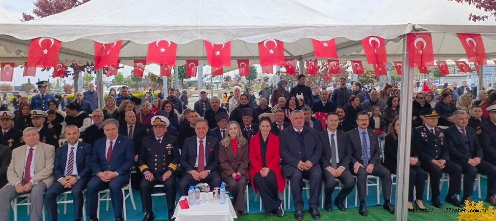 23 Nisan coşkusu Yalova'da hüzün ve gururun iç içe yaşandığı törenlerle kutlandı.