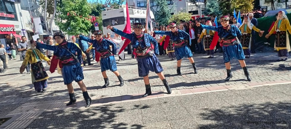 Bayrak yürüyüşünden ödüllü yarışmaya: Yalova’da Türkçe günü