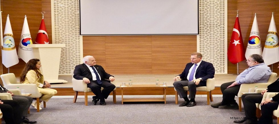 BECAN, MANİSA’DA: “BÖYLE BÜYÜYEN EKONOMİ OLUR MU?”