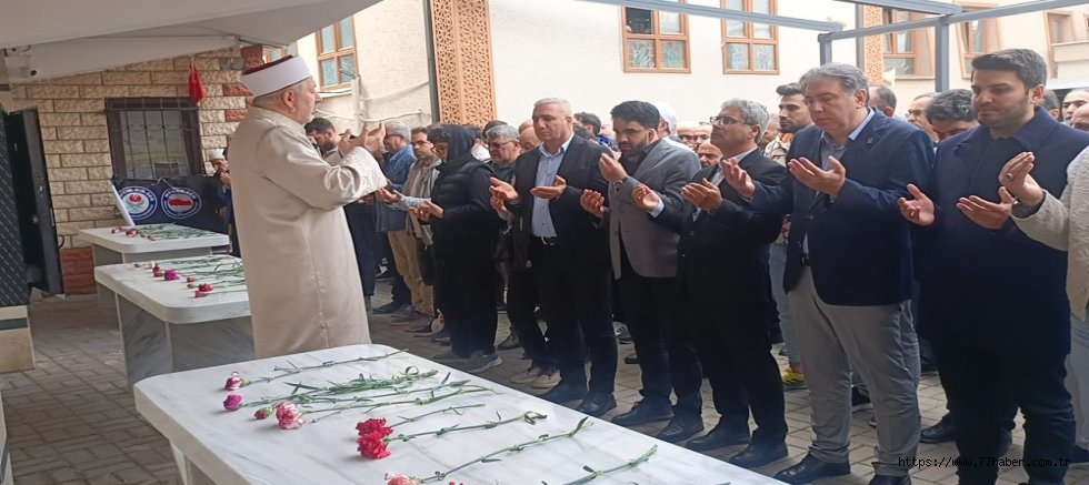 Hayatını Kaybeden Öğretmen ve 8 Öğrenci İçin Yalova'da Gıyabi Cenaze Namazı Kılındı