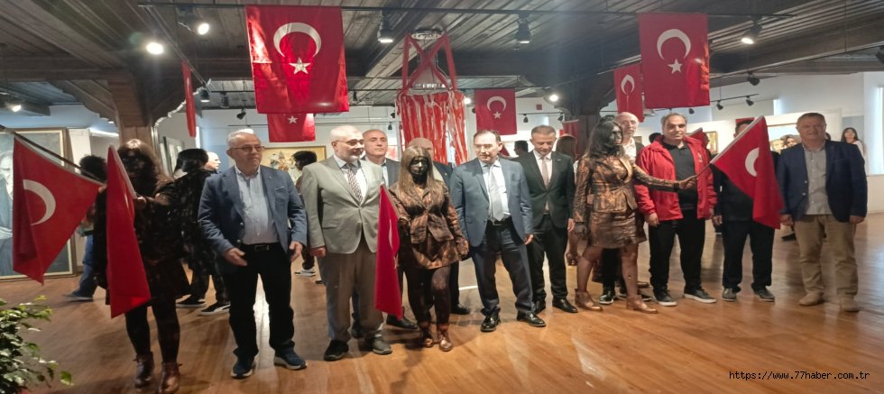 Şehit Osman Altınkuyu Anadolu Lisesi Öğrencilerinin Atatürk Resimleri Sergisi Yoğun İlgi Gördü.