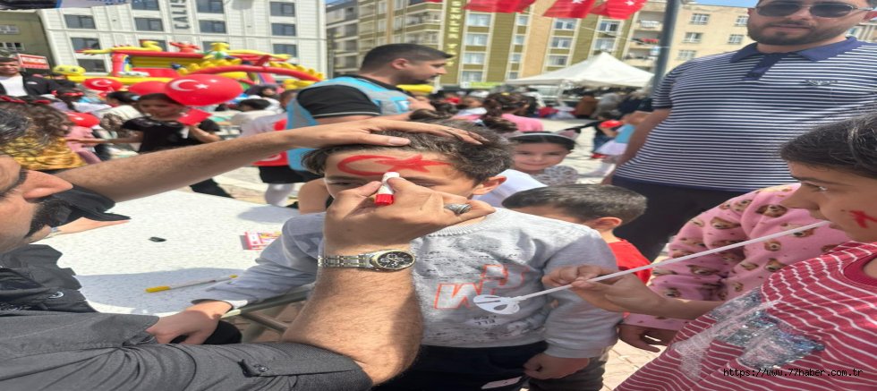 Ülkü Ocakları Haliliye İlçe Ortaöğretim Teşkilatı’ndan 23 Nisan’da Hem Hüzün Hem Neşe