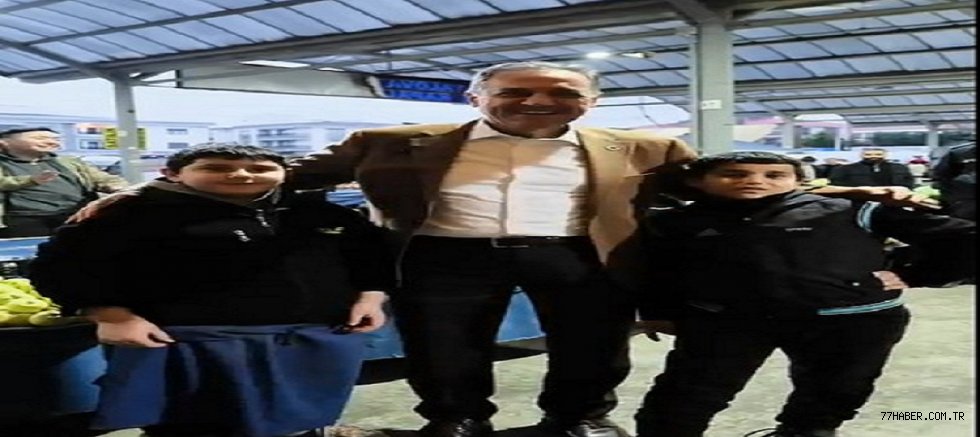 Vali Usta'dan Pazarcı Esnafına Sürpriz Ziyaret: 