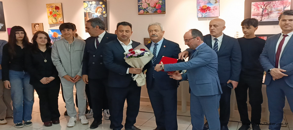 Yalova’da 19 Mayıs Coşkusu: Atatürk Anıtı’na Çelenk Sunumu ve Karma Sergi Açılışı