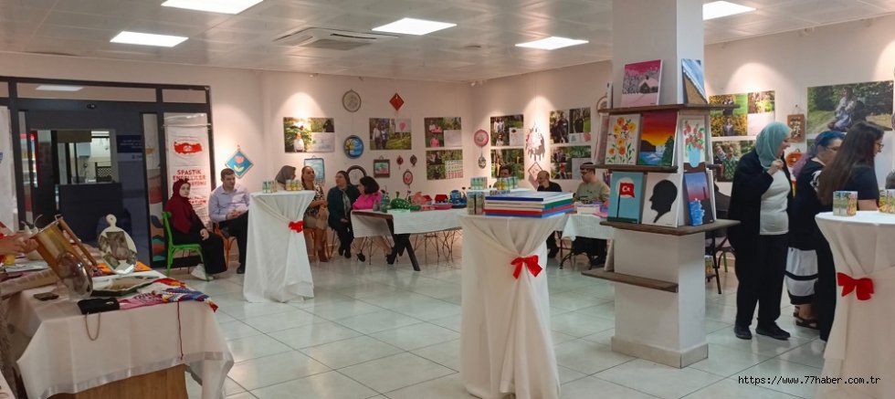 Yalova’da “9. Anne ve Çocuk Sergisi” Engelsiz Cafe’de Açıldı: Farkındalık ve Sanat İç İçe Geçti