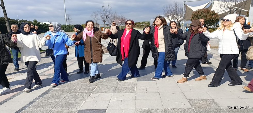 Yalova'da Baharın Müjdecisi Marteniçka Bahar Şenliği Coşkuyla Kutlandı