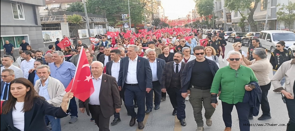 Yalova’da CHP’li Binlerce Kişi 19 Mayıs’ta Meydanları Doldurdu