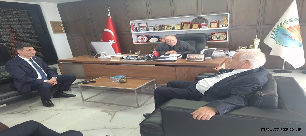 Yalova’da sel sonrası Becan ve Tutuğ, afet bölgesini ziyaret etti