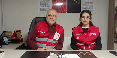 Kızılay'dan Yanlız Yaşayan Büyüklerimize Ramazan Boyunca Anlamlı Ziyaret : Ellerini Öpüp Dualarını Aldık