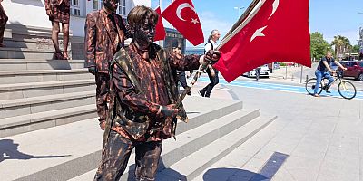Şehit Osman Altınkuyu Anadolu Lisesi Öğrencilerinin Atatürk Resimleri Sergisi Yoğun İlgi Gördü.