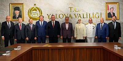 Vali Usta Ev Sahipliğinde Tam Kadro Bayramlaşma
