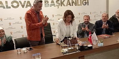 Yalova'da Duygusal Sürpriz: Şehit Aileleri ve Gaziler, AK Parti Kadın Kolları Başkanı Av. Şimşek'in Doğum Gününü Kutladı