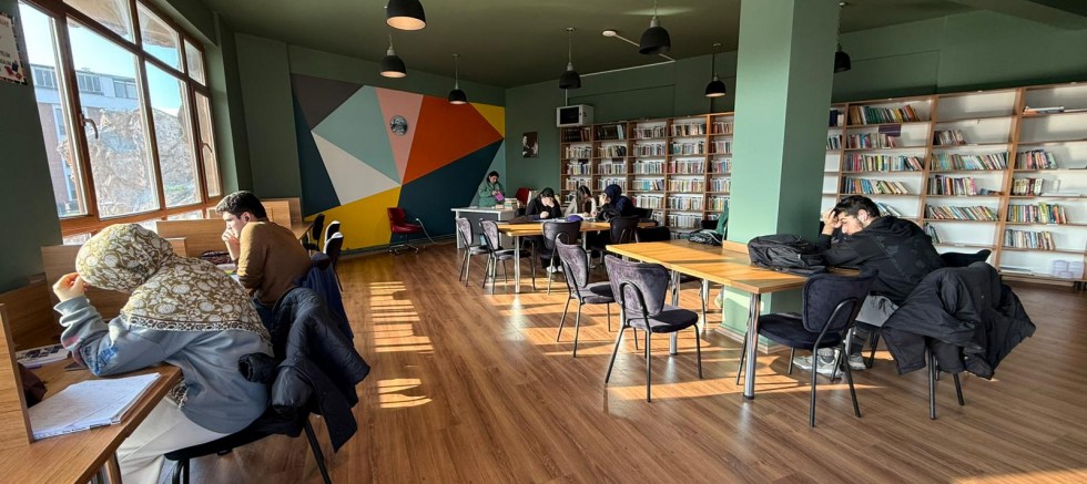 YALOVA BELEDİYESİ KENT KÜTÜPHANESİ  GENÇLERİN YENİ BULUŞMA NOKTASI