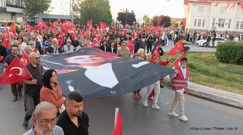 Yalova’da CHP’li Binlerce Kişi 19 Mayıs’ta Meydanları Doldurdu
